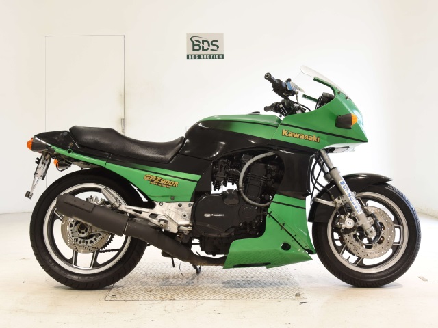 Kawasaki GPZ900R