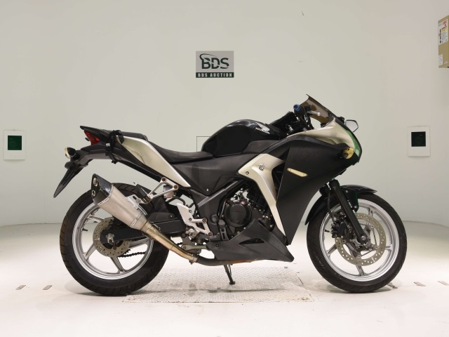 Honda CBR250R 2011