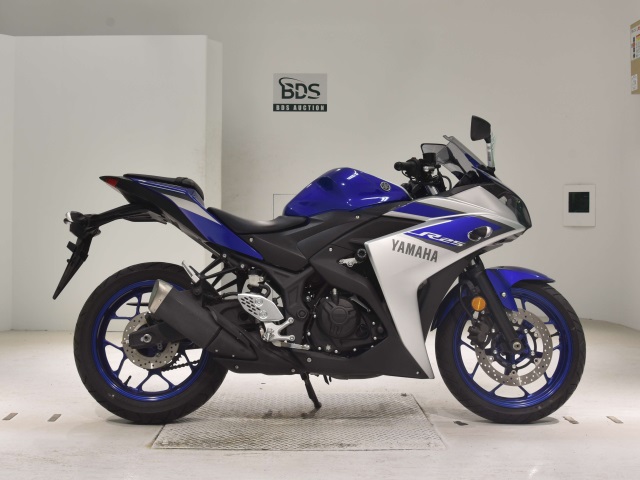 Yamaha YZF-R25 2015