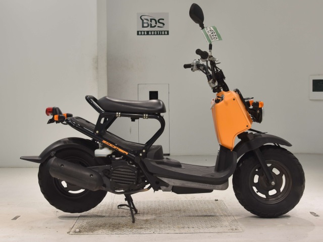Honda ZOOMER 2012