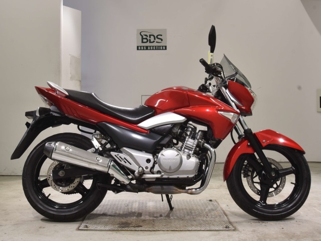 Suzuki GSR250