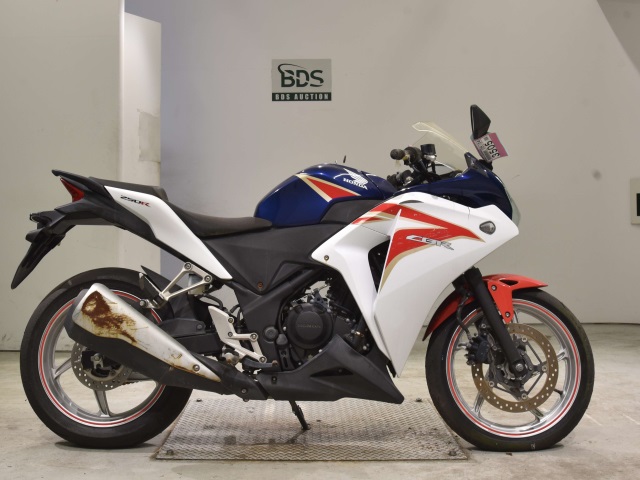 Honda CBR250R 2011