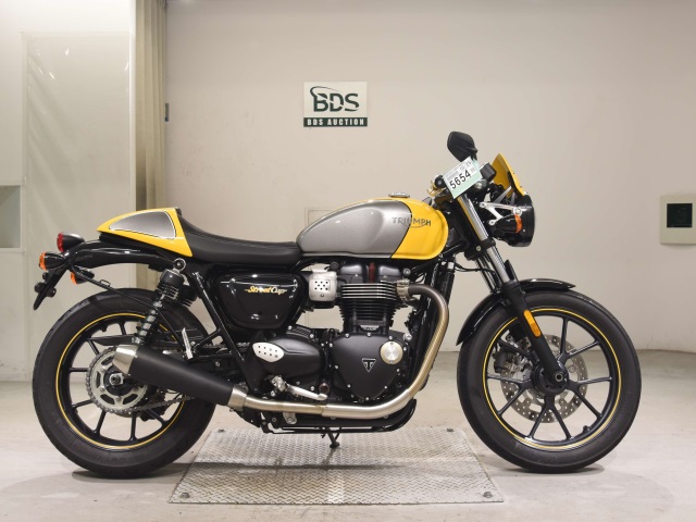 Triumph ｽﾄﾘｰﾄｶｯﾌﾟ 2016