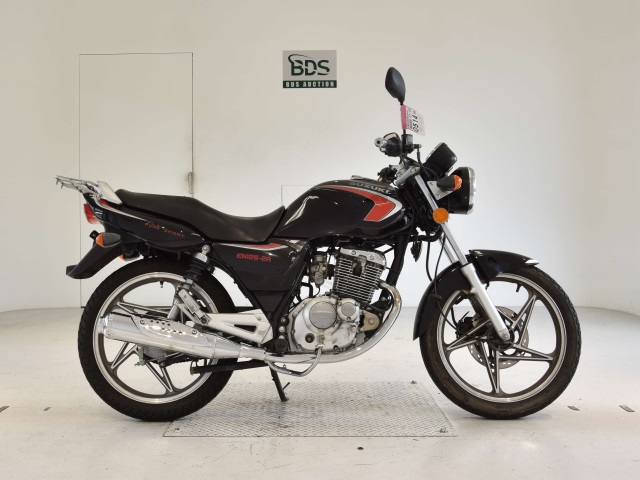 Suzuki EN125 2008