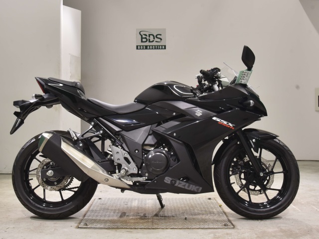 Suzuki GSX250RA