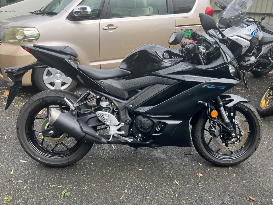 Yamaha YZF-R25 2023