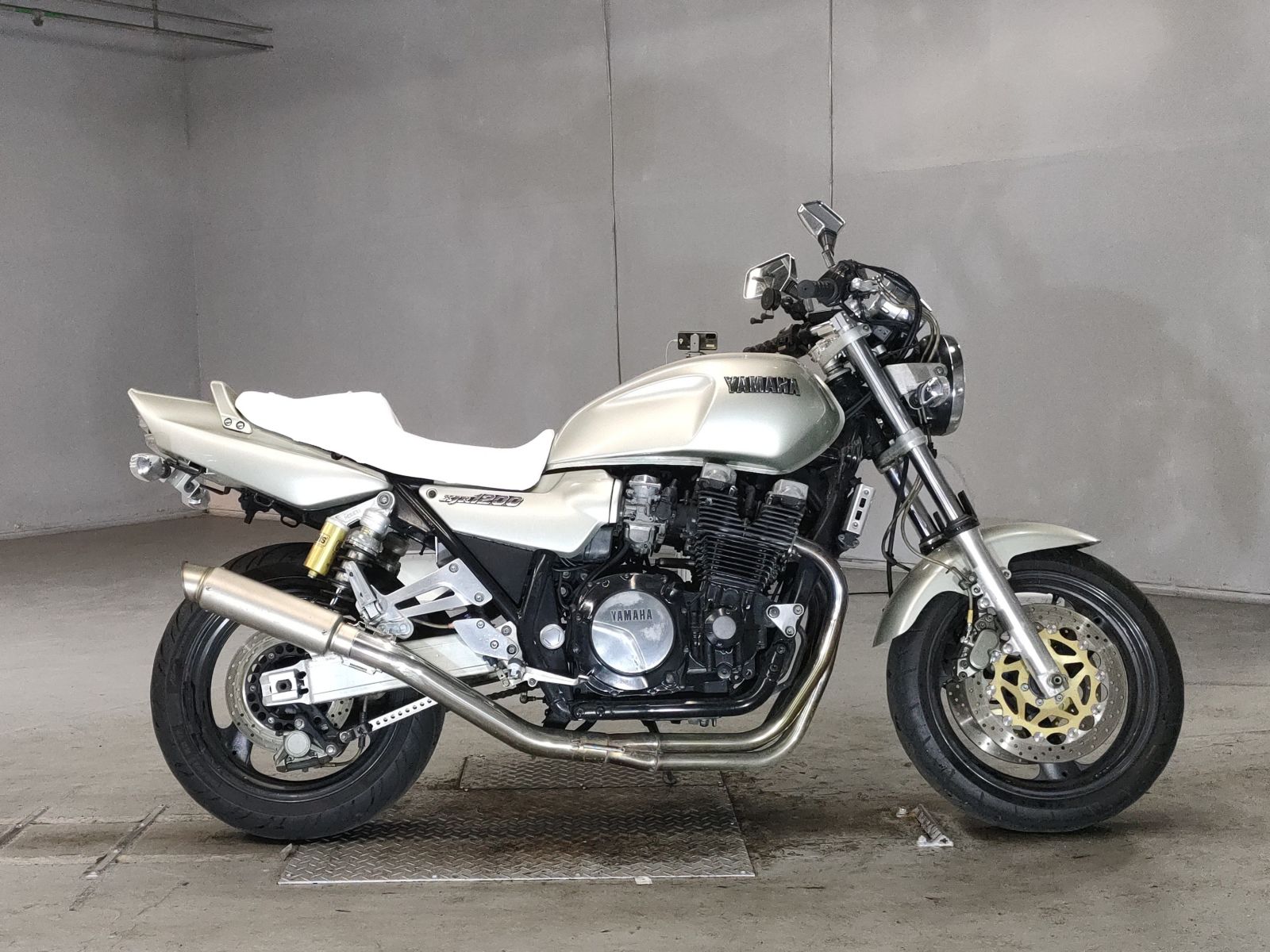 Yamaha XJR1200 1996