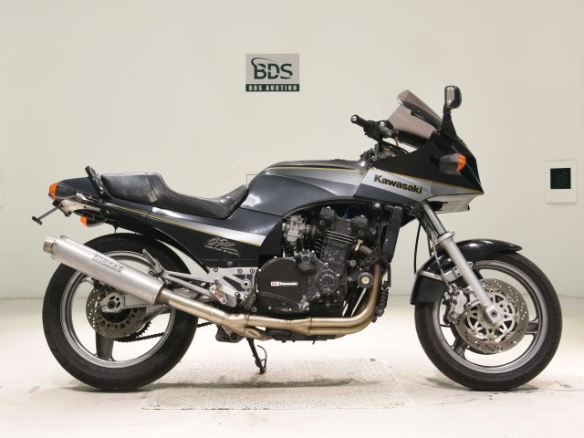 Kawasaki GPZ900R 1990
