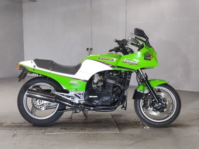 Kawasaki GPZ900R 1999