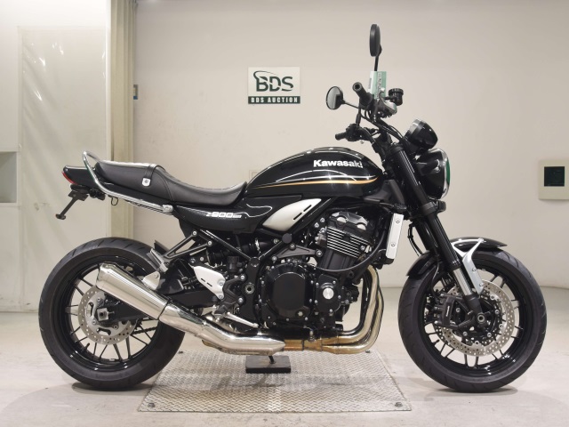 Kawasaki Z900RS 2048