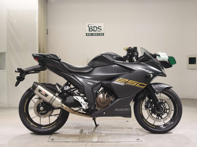 Suzuki GIXXER250SF