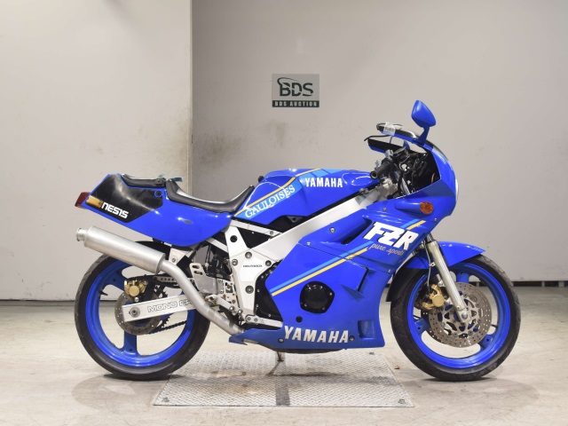 Yamaha FZR400