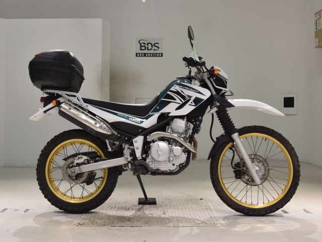 Yamaha SEROW XT250 2016
