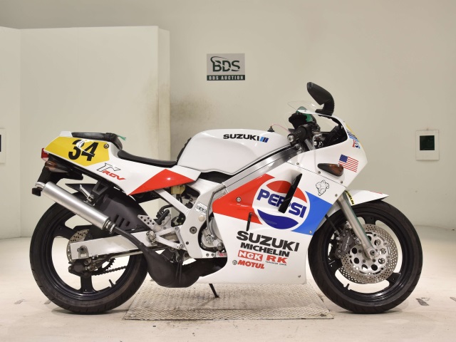 Suzuki RGV250