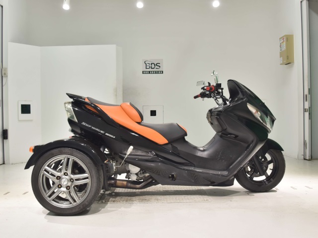 Suzuki SKYWAVE 250 TRIKE