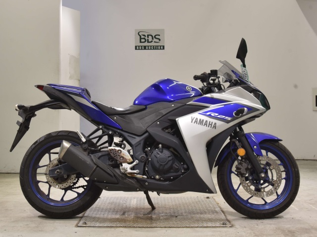 Yamaha YZF-R25 2015