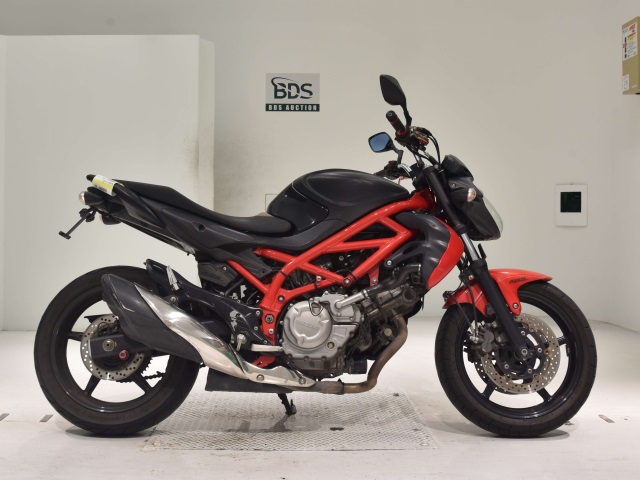 Suzuki GLADIUS SFV400 2011