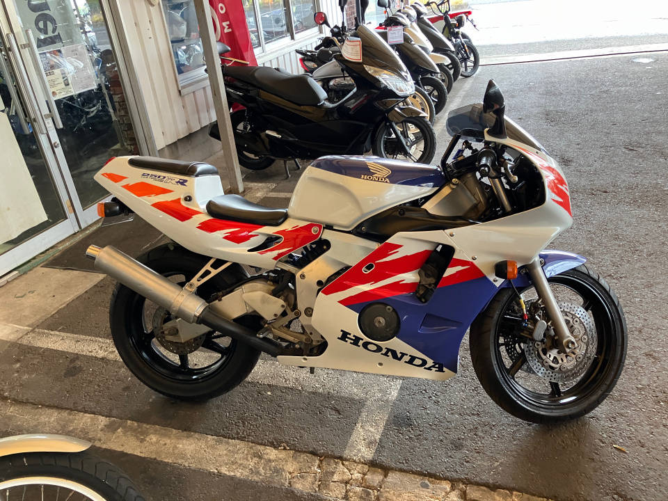 Honda CBR250RR 1990