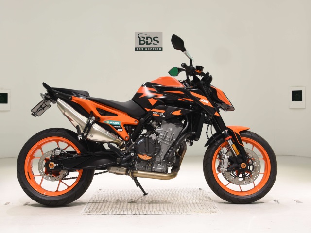 KTM 890 DUKE GP 2023