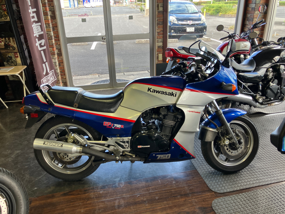 Kawasaki GPZ750R 1986