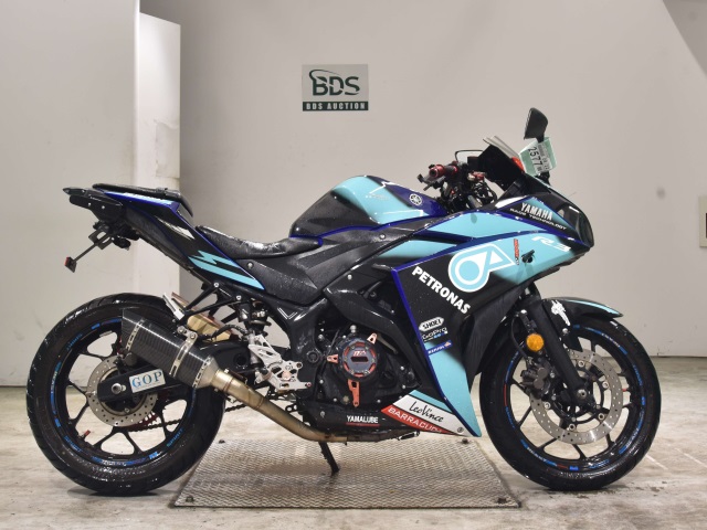 Yamaha YZF-R25 2015