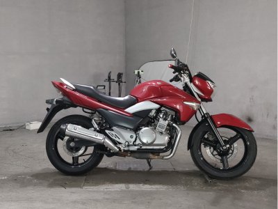 Suzuki GSR250