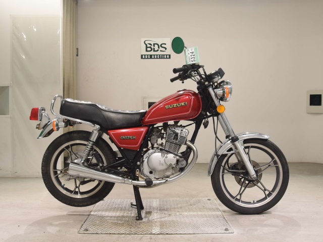 Suzuki GN125E
