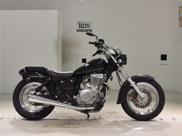 Suzuki GZ250 2010
