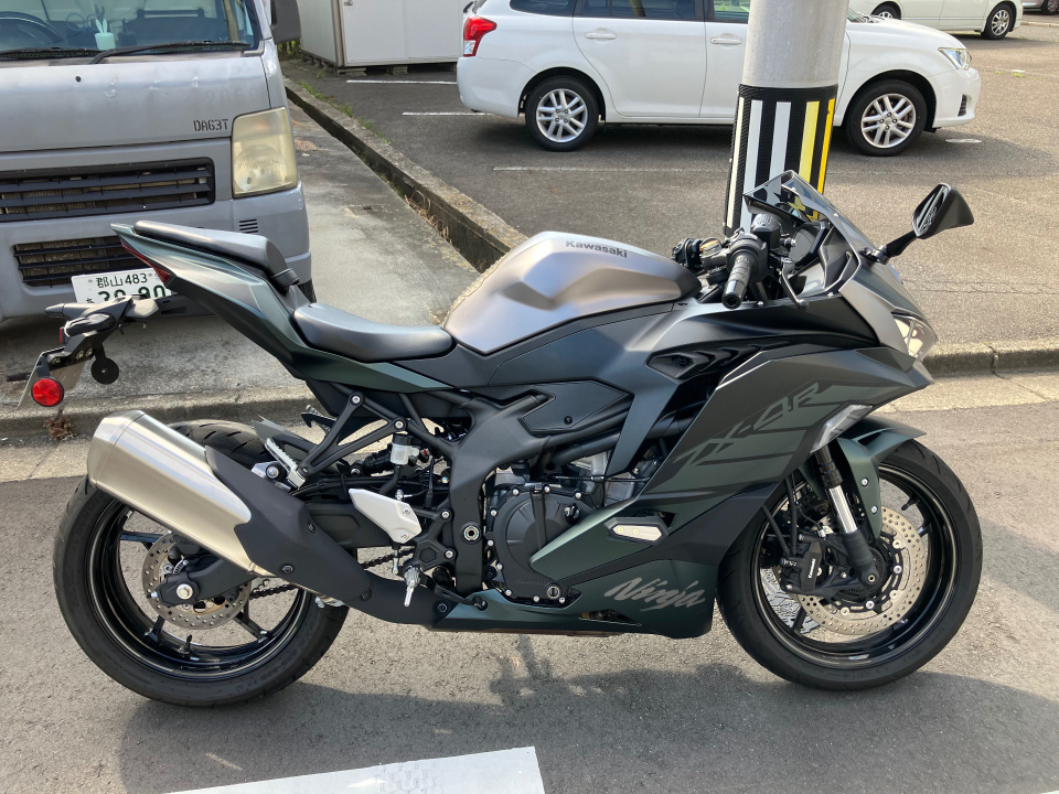 Kawasaki ninja zx-4r se 2025