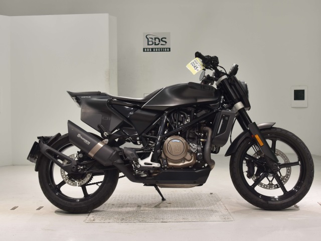 Husqvarna SVARTPILEN 701 2019