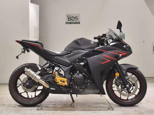 Yamaha YZF-R25 2017