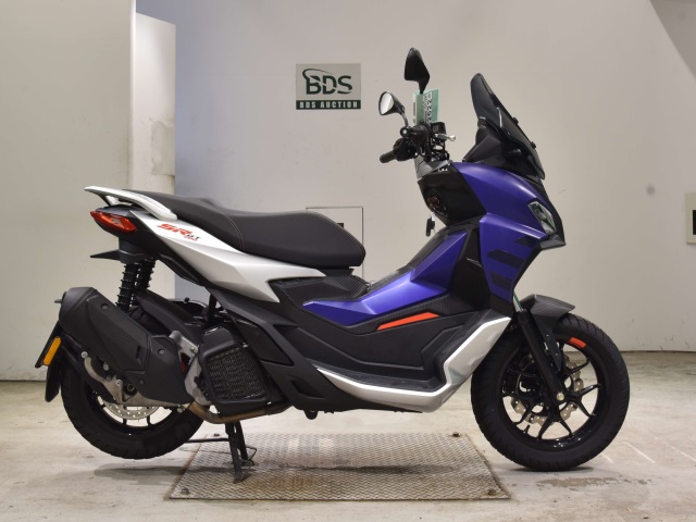 Aprilia SR GT200 2022