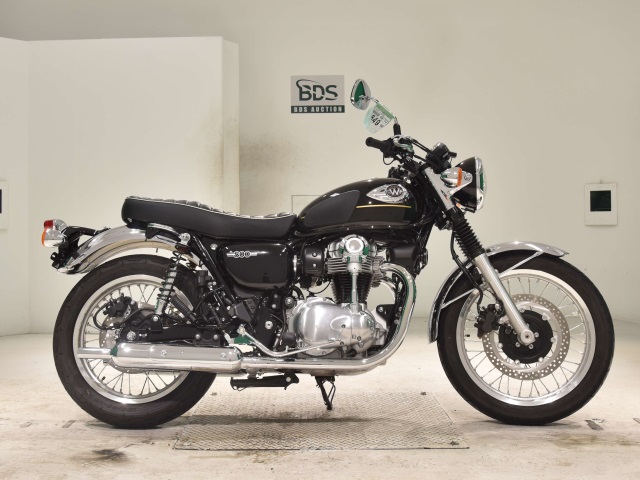 Kawasaki W800 2025
