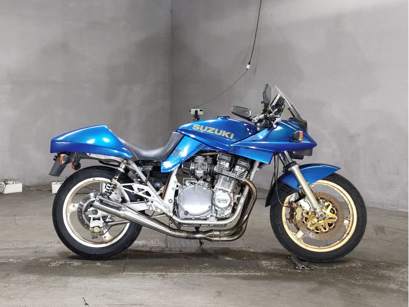 Suzuki GSX750S KATANA 1982
