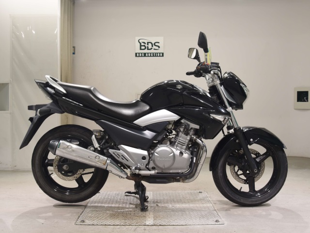Suzuki GSR250