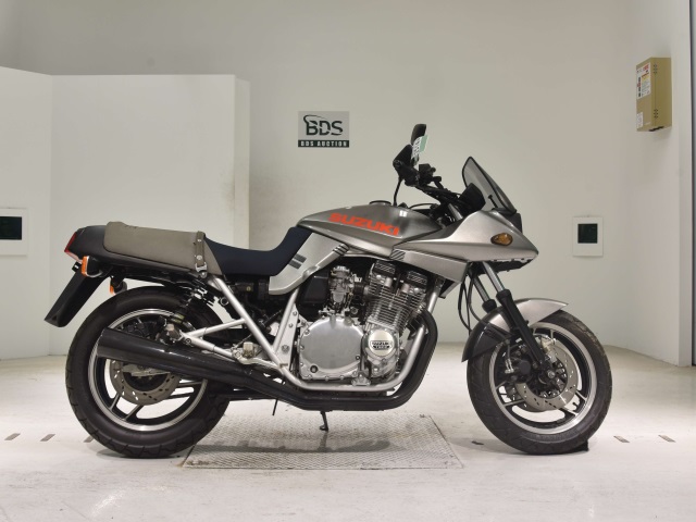 Suzuki GSX750S KATANA 1983