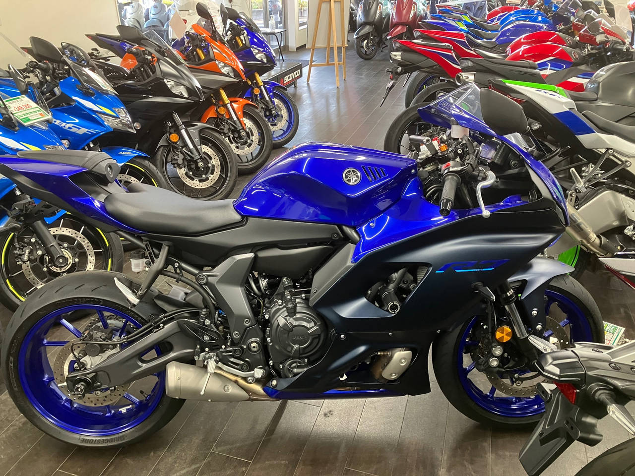 Yamaha YZF-R7 2022