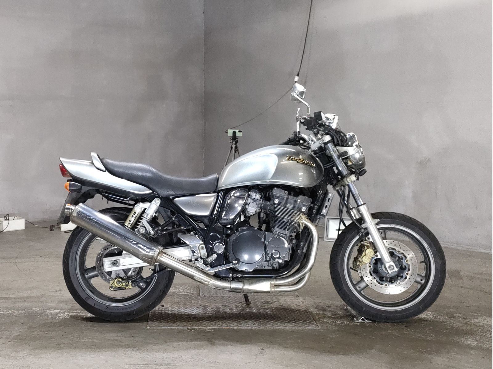 Suzuki GSX400 INAZUMA 2001