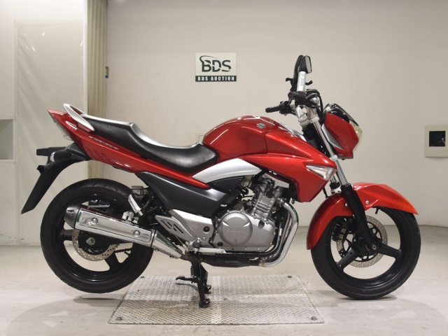 Suzuki GSR250