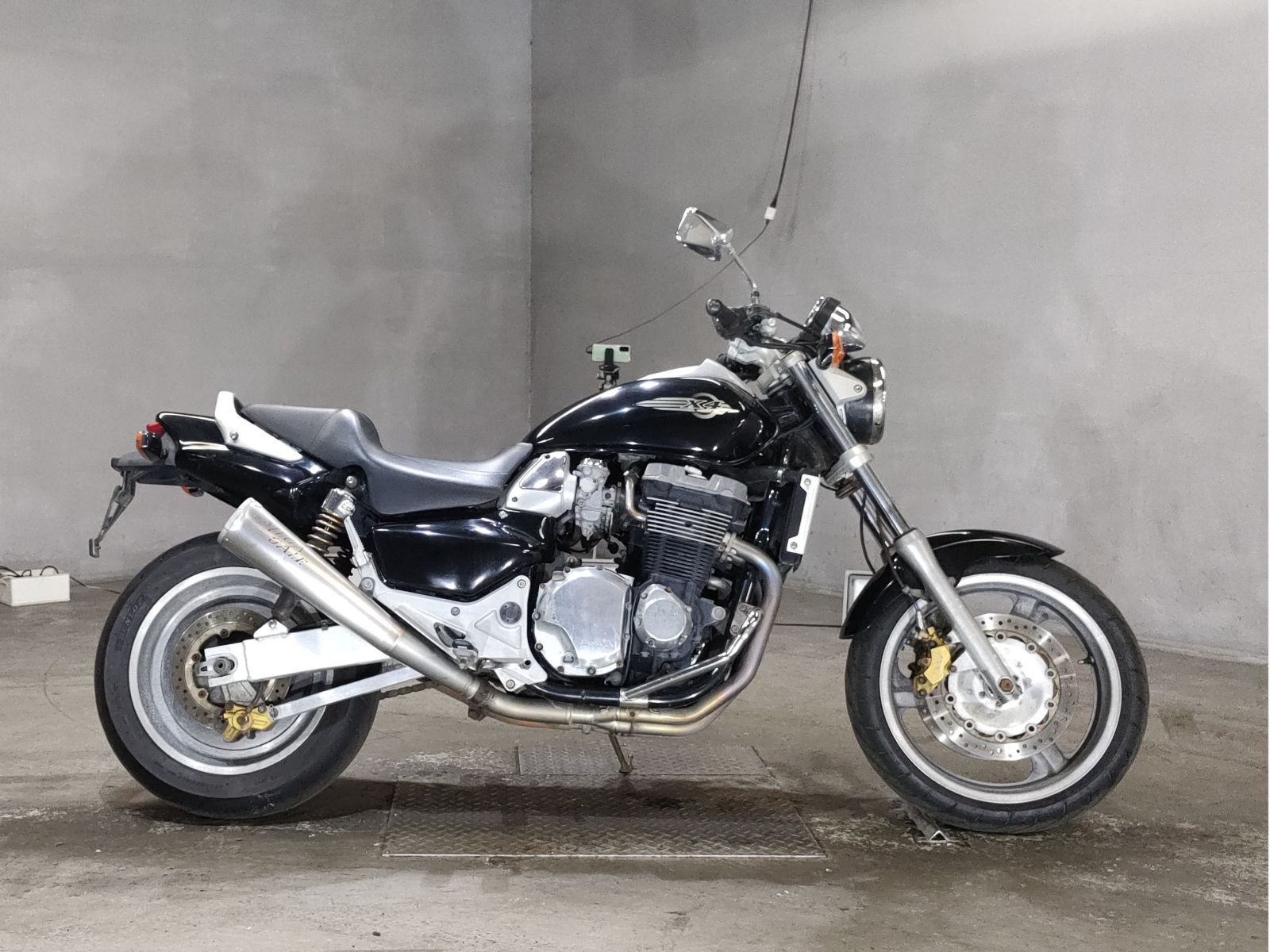 Honda X4 1997