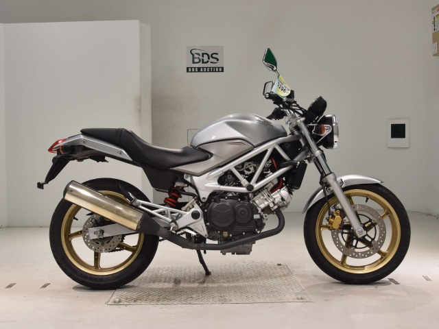 Honda VTR250 2011