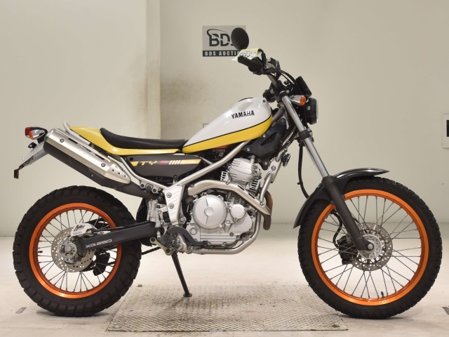 Yamaha TRICKER 2014
