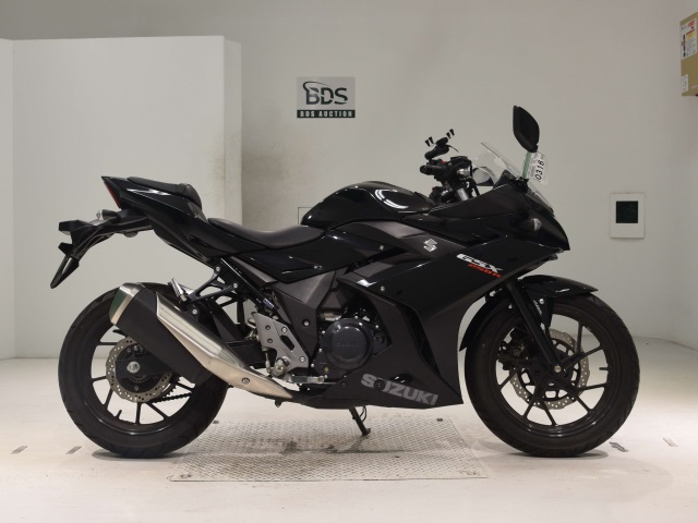 Suzuki GSX250RA