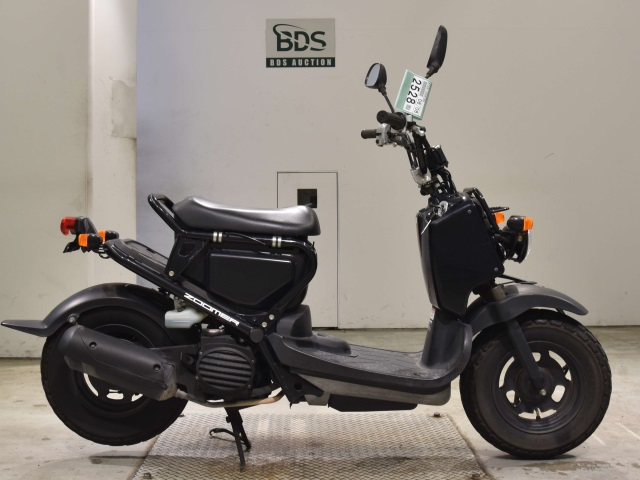 Honda ZOOMER 2011