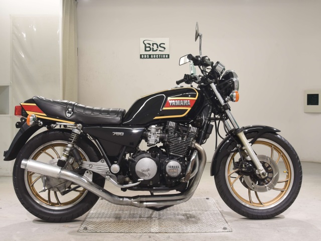 Yamaha XJ750E 1982