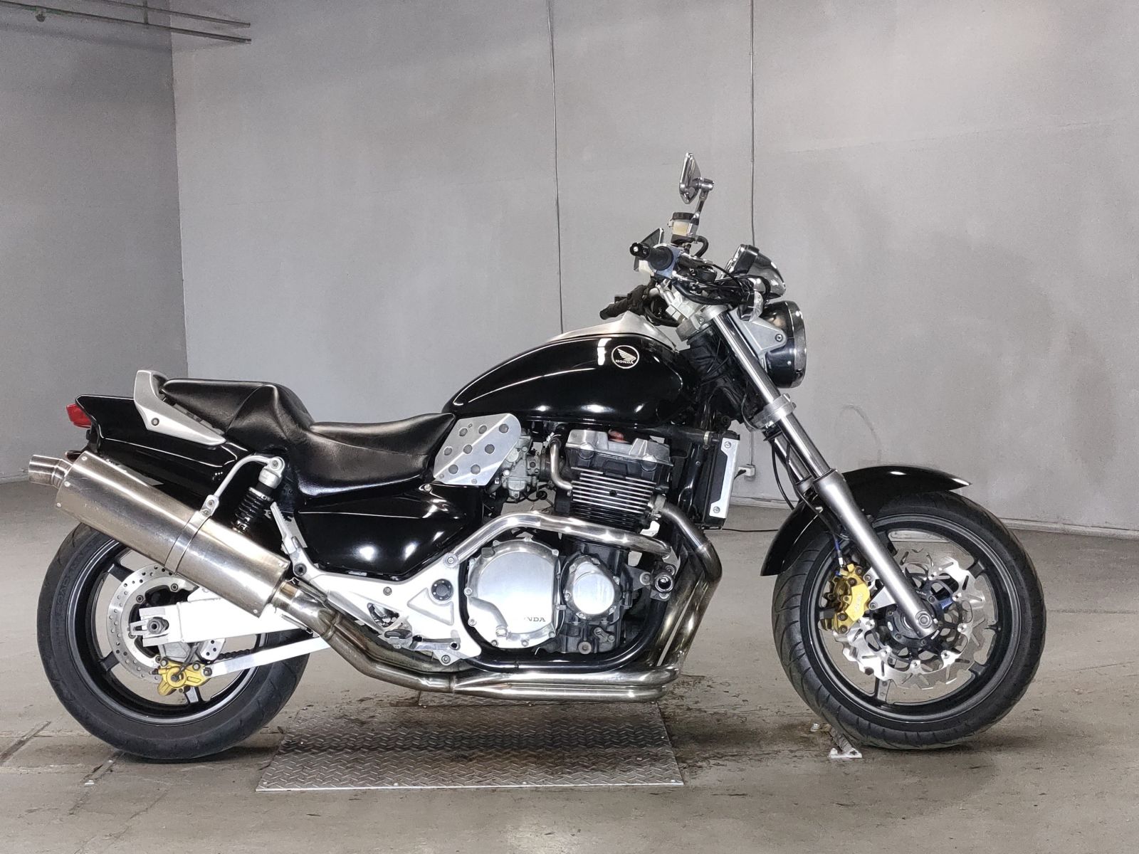Honda X4 1997