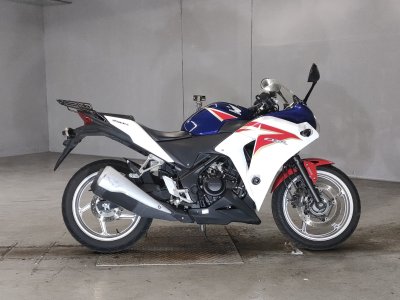 Honda CBR250R 2011