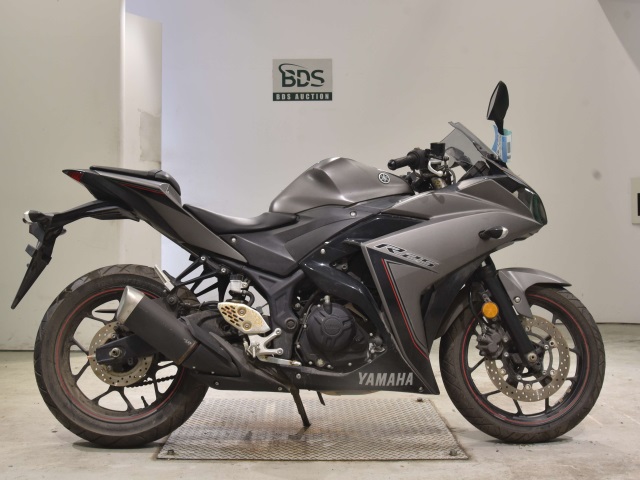 Yamaha YZF-R25 2016