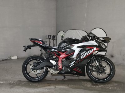 Kawasaki NINJA ZX-25R 2021