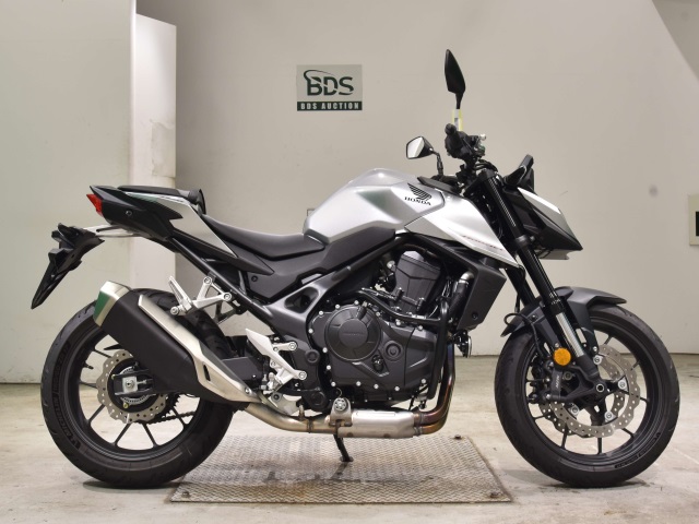 Honda HORNET 750 2025